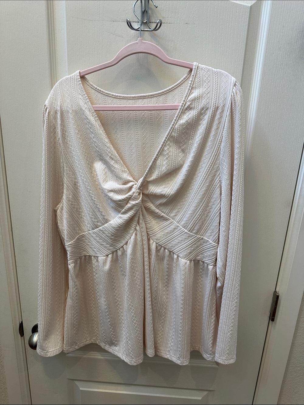 Source Unknown Cream Twist-Front Long Sleeve Tunic Top